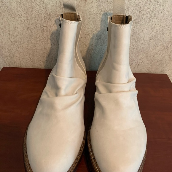Blowfish Booties Cream Ankle Boots size 11 Vegan New - Picture 3 of 16